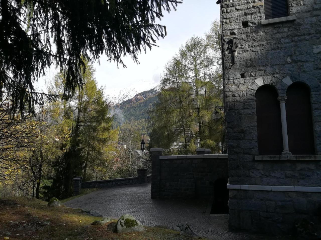 Un Nido Nella Torre Del Castello Apartman Ponte Di Legno Kültér fotó